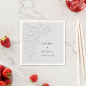 Faux Embossed White Roses Wedding Napkins スタンダードカクテルナプキン (インサイチュ)