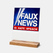 Faux News アクリルサイン (傾斜)
