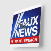 Faux News スクエア壁時計 (傾斜)