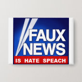 Faux News 缶バッジ (正面)