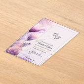 Faux Vellum Purple Floral Monogram Wedding アクリル招待状 (レイダウン)