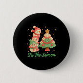 Faux Yarn Crochet Snowman And Christmas Tree  缶バッジ (正面)