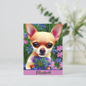 Fawn Chihuahua子犬の花の牧草地パーソナライズされた ポストカード (スタンド正面)