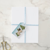 Fawn Pugかわいい漫画の犬の雪の冬の森 ギフトタグ (より糸つき)