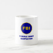 FBIの~の女性の身体の検査官のマグ コーヒーマグカップ (中央)