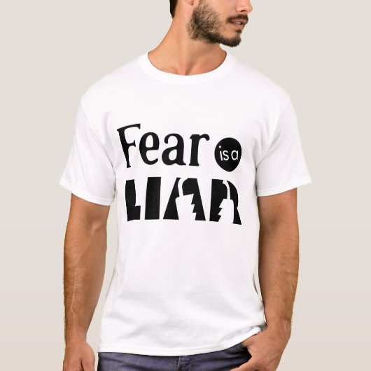 Fear Is a Liar – Broken Lock Typography Design Tシャツ (正面)