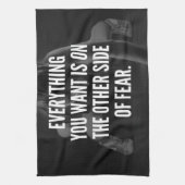 FEAR NOTHING – 女性のトレーニング やる気を起こさせる キッチンタオル (縦)