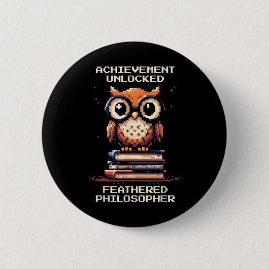 Feathered Philosopher Unlocked Owl Retro Gamer  缶バッジ (正面)