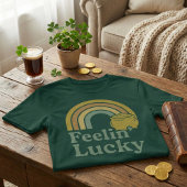 Feelin' Lucky Retro Rainbow Pot of Gold Tシャツ