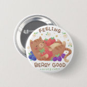 Feeling Berry Good: Cute Cat with Berries 缶バッジ (正面&裏面)