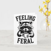Feeling Feral Raccoon Coffee Cute Funny Trash Pand カード (黄色い花)
