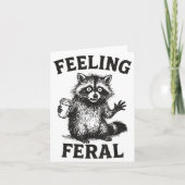 Feeling Feral Raccoon Drink Coffee Funny Trash Pan カード (正面)