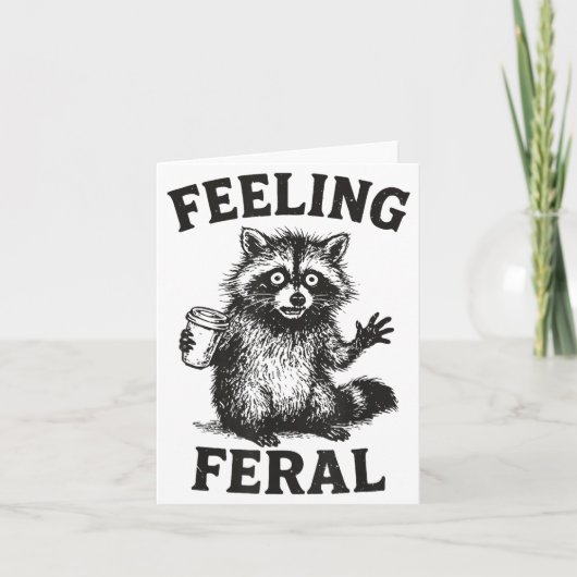 Feeling Feral Raccoon Drink Coffee Funny Trash Pan カード (正面)