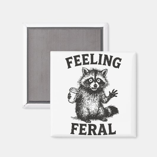 Feeling Feral Raccoon Drink Coffee Funny Trash Pan マグネット (正面/裏面)