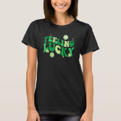 Feeling Lucky Shamrock Groovy St Patrick's Day Ire Tシャツ (正面)