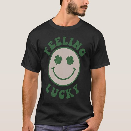 Feeling Lucky Smile Face St Patrick Day Tシャツ (正面)