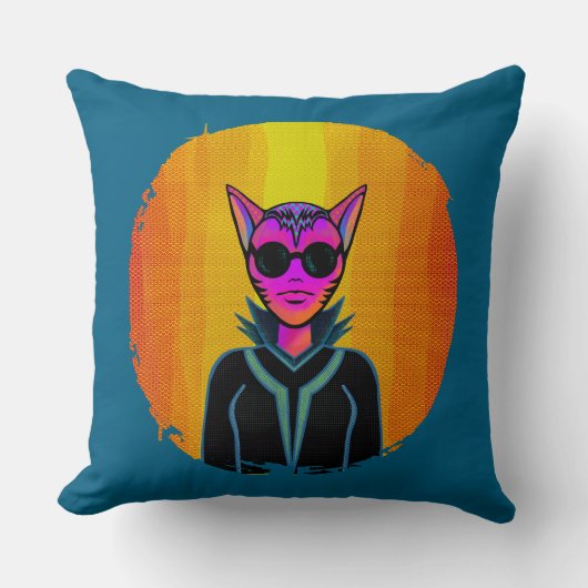 Feline Character in triplicate クッション (正面)