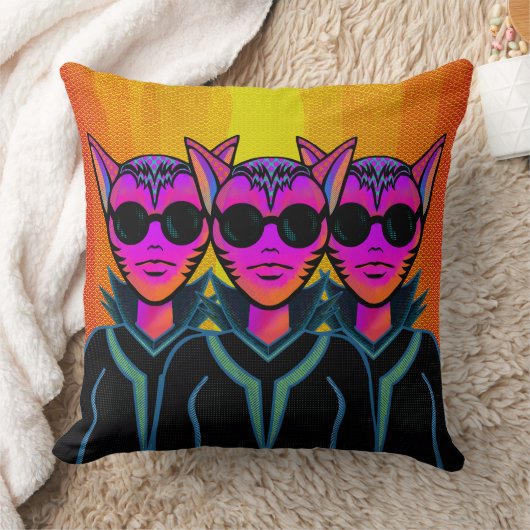 Feline Character in triplicate クッション (ブランケット)