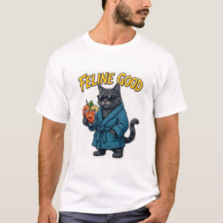Feline Good — バスローブ姿の猫のエビカクテル Tシャツ