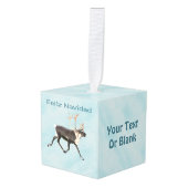 Feliz Navidad - Caribou （トナカイ） On Snow キューブオーナメント (正面アングル)