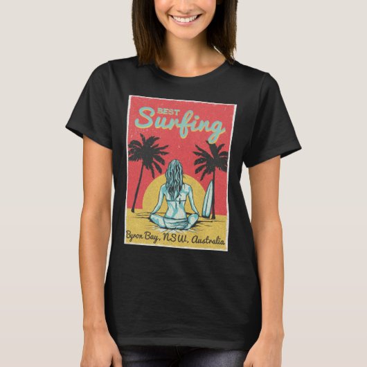 Female Surfer Byron Bay New South Wales Australia Tシャツ (正面)