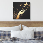 Feminine Hand Releasing Butterflies Art キャンバスプリント (インサイチュ (寝室))