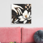 Feminine Hand with Magnolia Flower Art キャンバスプリント (インサイチュ (リビング))