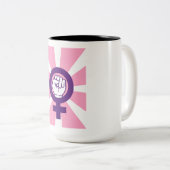 Feminist Raised Fist Symbol Retro Sunburst Women ツートーンマグカップ (正面右)
