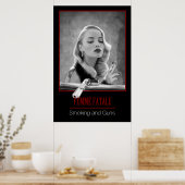 Femme Fatale -喫煙と銃レトロブラック/ホワイト ポスター (キッチン)