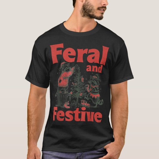 Feral And Festive Raccoon Santa Christmas Holiday  Tシャツ (正面)