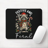 Feral And Festive Raccoon Santa Hat Christmas Ligh マウスパッド (マウス)