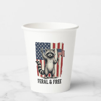 Feral and Free Patriotic Raccoon Vintage Shirt Des 紙コップ