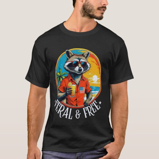 Feral & Free Funny Patriotic Racoon Feral And Free Tシャツ (正面)