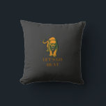 Ferocious Golden Panther クッション<br><div class="desc">Unleash your inner predator with this bold "Let's Go Hunt" panther design. Featuring a striking golden-orange wild cat in a fierce prowl, this graphic combines vintage mascot aesthetics with modern streetwear style. Perfect for sports fans, outdoor adventurers, or anyone who moves with confidence and power.</div>