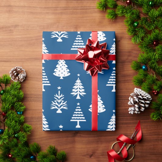 Festive Blue and White Christmas Tree Pattern ラッピングペーパー (クリスマスギフト)