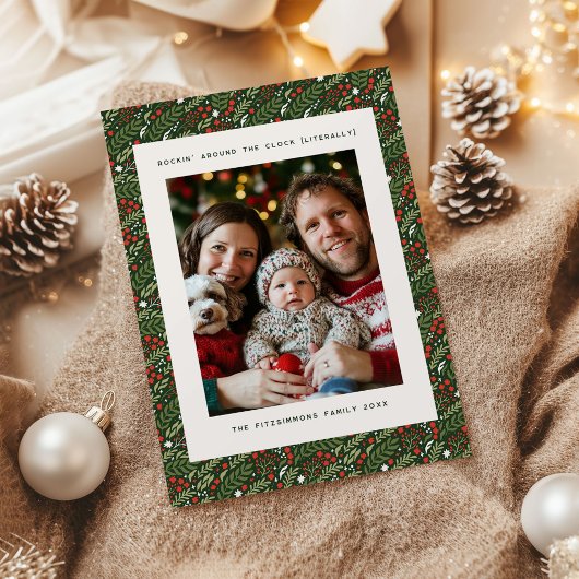 Festive Christmas Holly Leaf Holiday Photo Card シーズンカード
