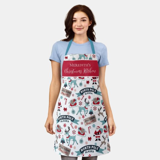 Festive Christmas Kitchen – North Pole Holiday エプロン (着用した状態)