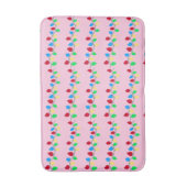 Festive Christmas String Lights on Pink バスマット (正面縦)