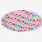 Festive Christmas String Lights on Pink ペーパープレート (アングル)