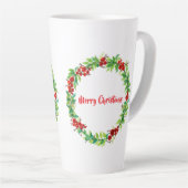 Festive Christmas wreath with red berries カフェラテマグ (右アングル)