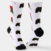 Festive & cute bernedoodle wearing a Santa hat ソックス (傾斜あり)