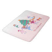 Festive Dogs Ice Skating Baby Pink Christmas バスマット (アングル)