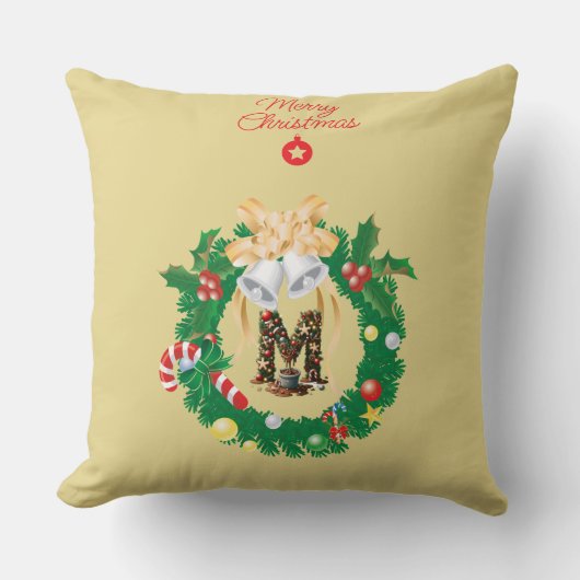 Festive Faves Cozy Throw Pillow クッション (正面)