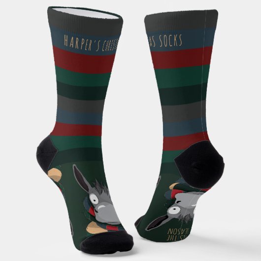 Festive Fun Winter Donkey Illustration Dark Green ソックス (傾斜あり)