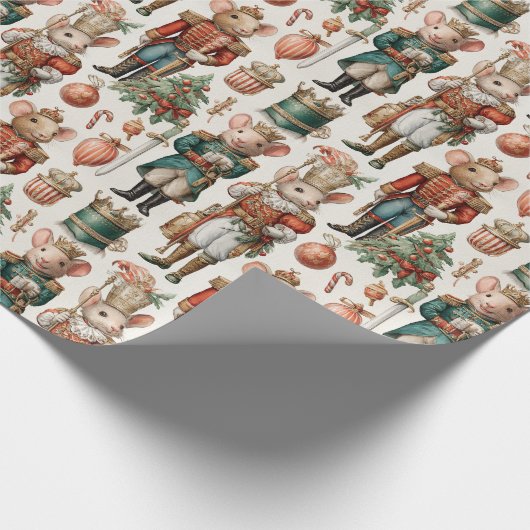 Festive Nutcracker Mice with Holiday Decor ラッピングペーパー (角)