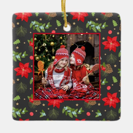 Festive Poinsettia and Berries Christmas セラミックオーナメント (正面)