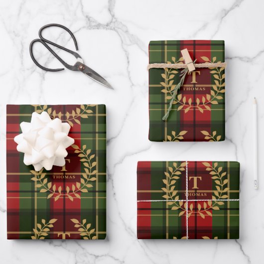 Festive Red And Green Plaid With Custom Monogram ラッピングペーパーシート (正面)