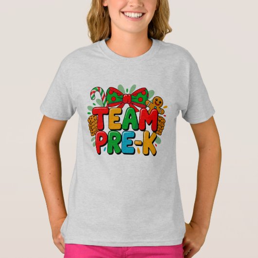 Festive Team Pre-K Christmas T-Shirt  Tシャツ (正面)
