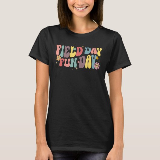Field Day Fun Day Groovy Floral Outdoor Games Summ Tシャツ (正面)