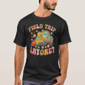 Field Trip Anyone Groovy School Bus Driver Yellow  Tシャツ (正面)